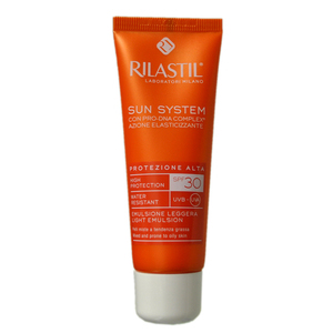 RILASTIL sun system viso emulsione leggera indicata per le pelli miste a tendenza grassa SPF30 200 ml.